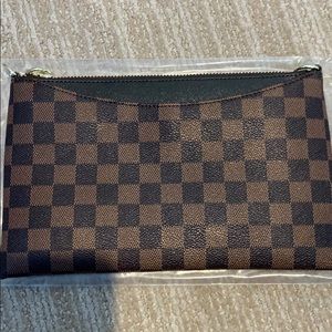 Checkered Wristlet / Crossbody